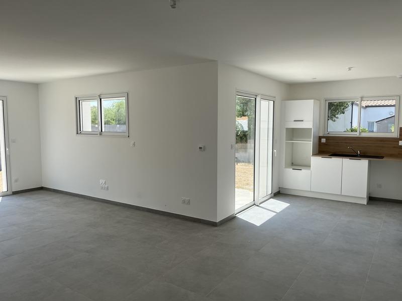 Maison - 90 m² - 5 pièces