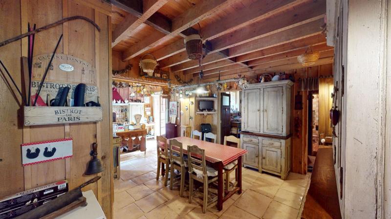 Maison - 230 m² - 8 pièces