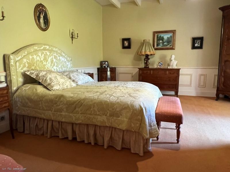 Longère - 293 m² - 8 pièces