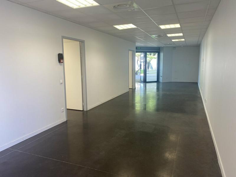 Local commercial - 127 m²