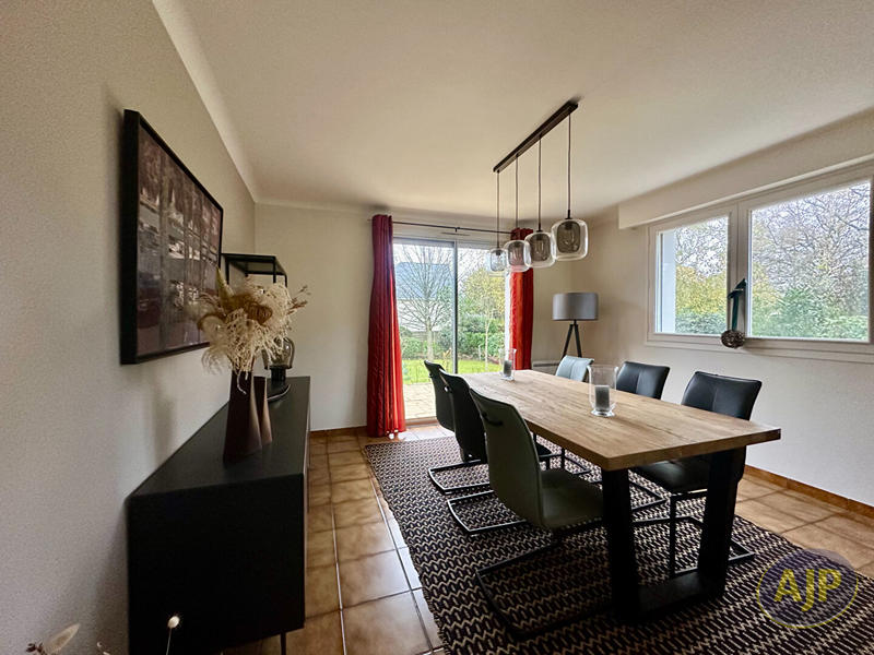 Maison - 160 m² - 6 pièces