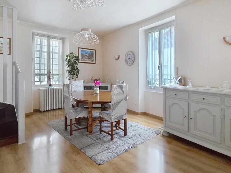 Maison - 138 m² - 5 pièces