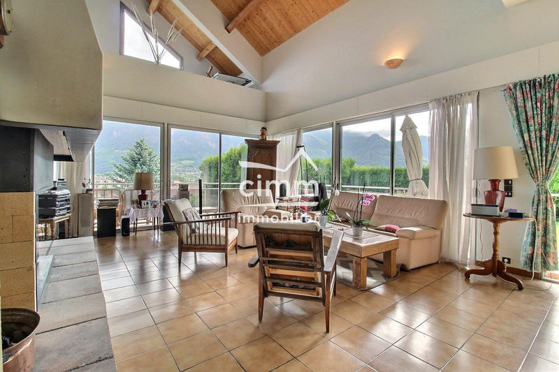 Villa - 363 m² - 6 pièces