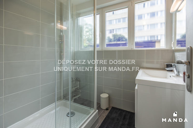 Chambre - 9 m² - 6 pièces