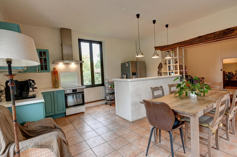 Maison - 215 m² - 8 pièces