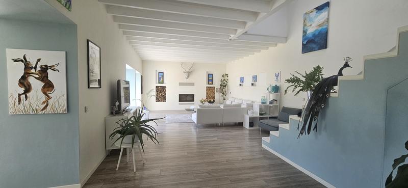 Maison - 220 m² - 5 pièces