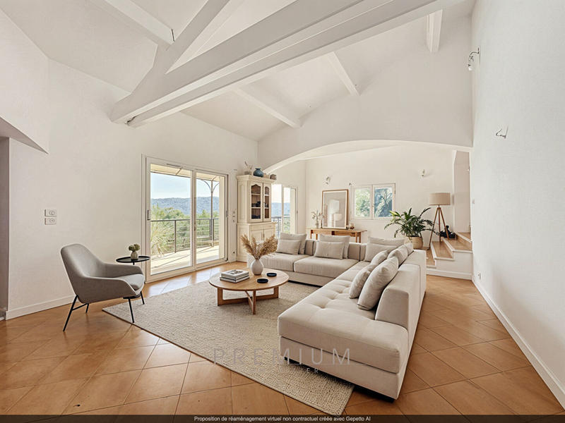 Maison - 242 m² - 7 pièces