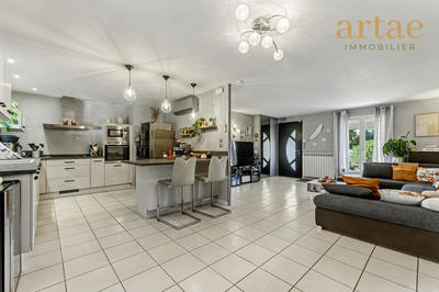 Maison traditionnelle - 137 m² - 5 pièces