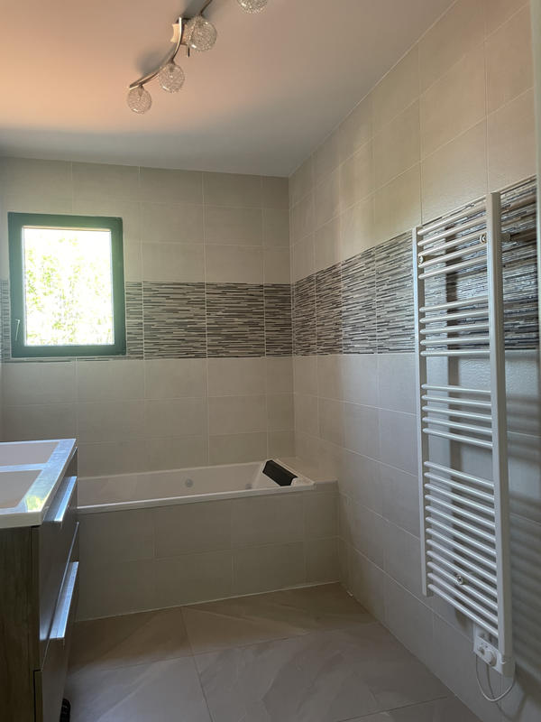 Maison - 220 m² - 6 pièces