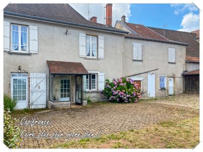 Maison de village - 473 m² - 12 pièces