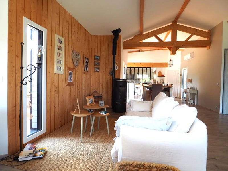 Maison - 232 m² - 8 pièces