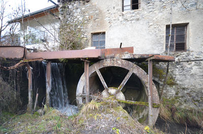 Moulin - 540 m² - 10 pièces