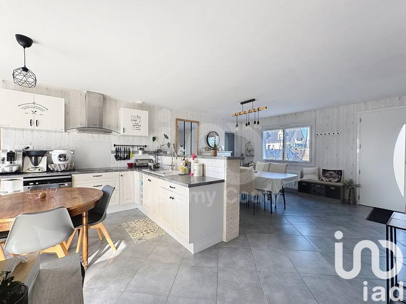 Maison - 98 m² - 5 pièces