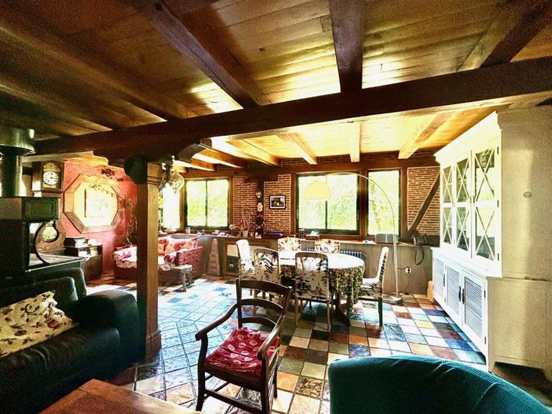 Propriété - 228 m² - 9 pièces