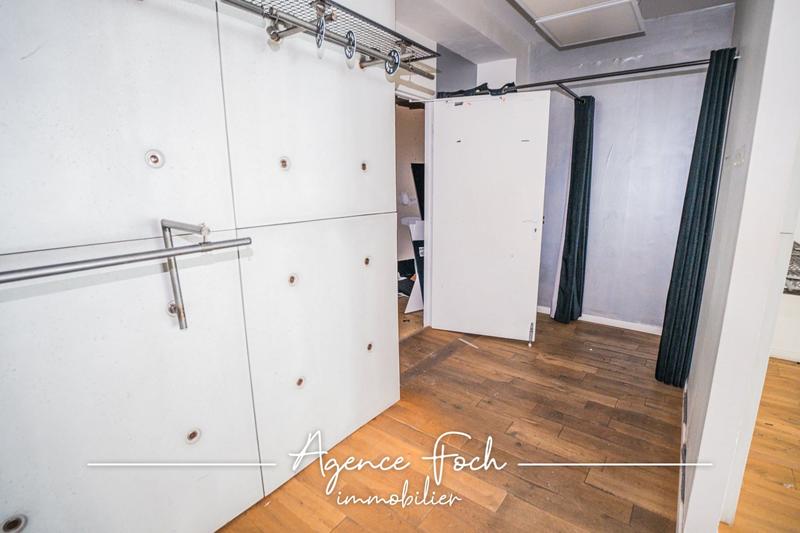 Local commercial - 74 m² - 2 pièces