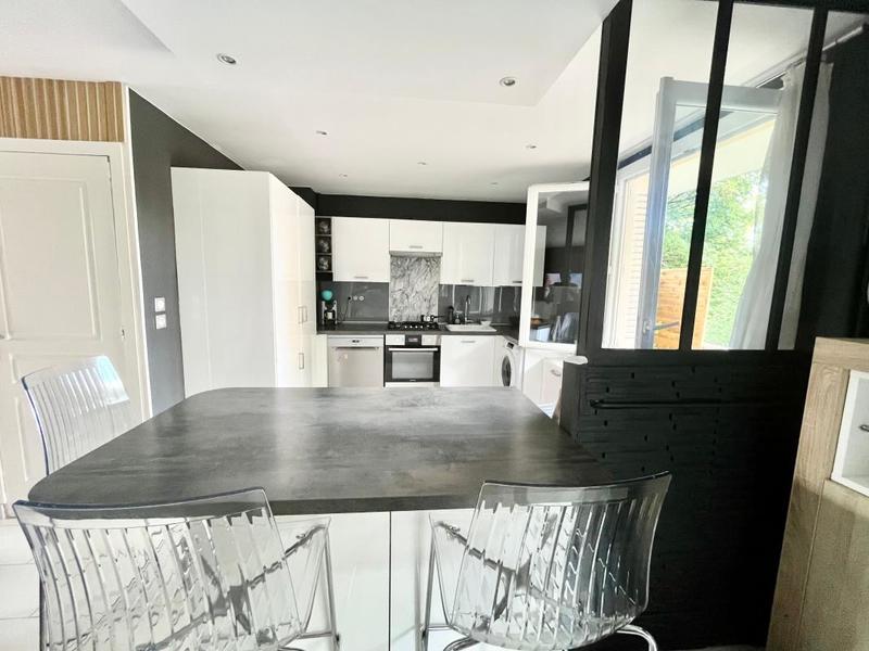 Appartement - 85 m² - 4 pièces