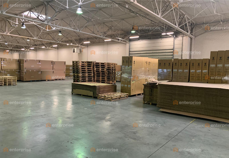 Entrepôt - 7 907 m²