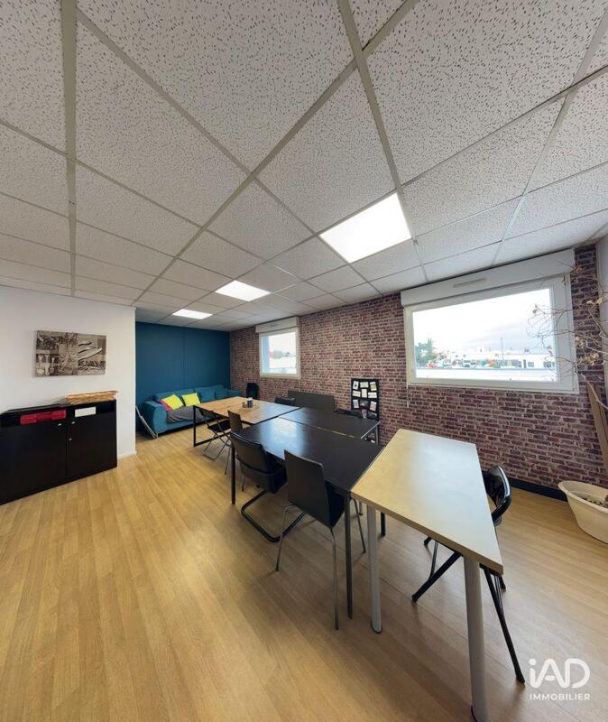 Local commercial - 592 m²