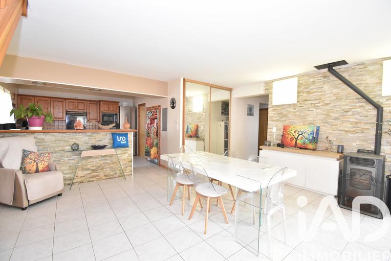 Maison - 212 m² - 8 pièces