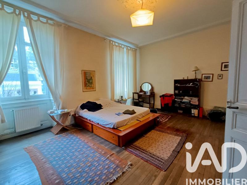 Maison de ville - 239 m² - 9 pièces
