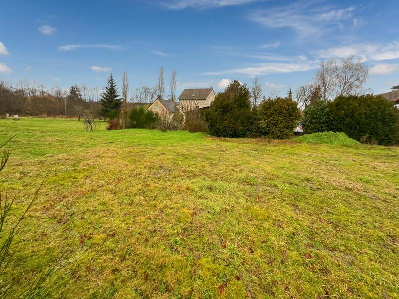 Terrain constructible - 915 m²