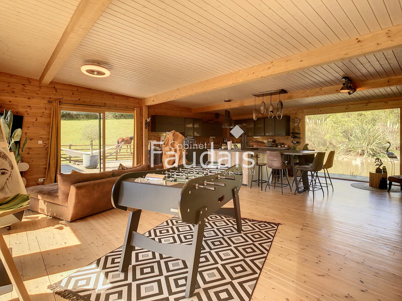 Propriété - 147 m² - 6 pièces