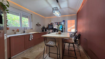 Maison - 215 m² - 9 pièces