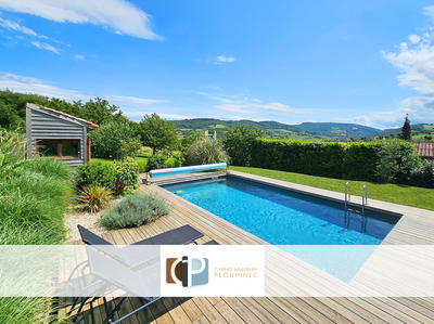 Maison - 305 m² - 8 pièces