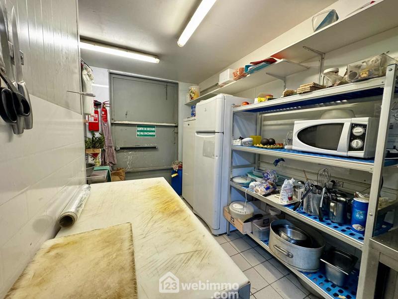 Local commercial - 164 m² - 2 pièces