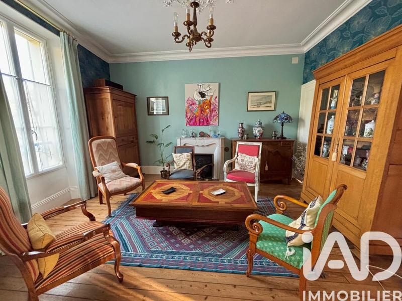 Maison - 169 m² - 8 pièces