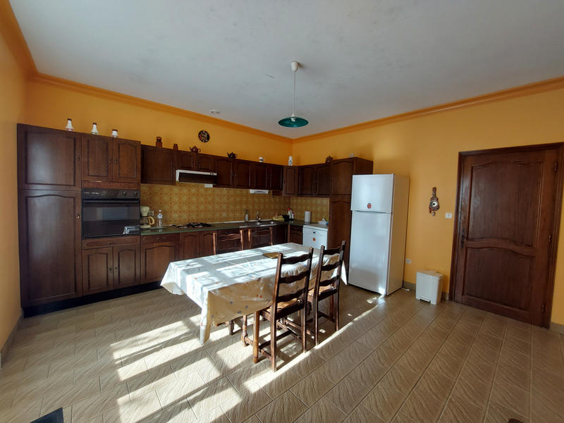 Villa - 216 m² - 9 pièces