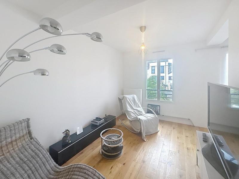 Maison - 166 m² - 7 pièces