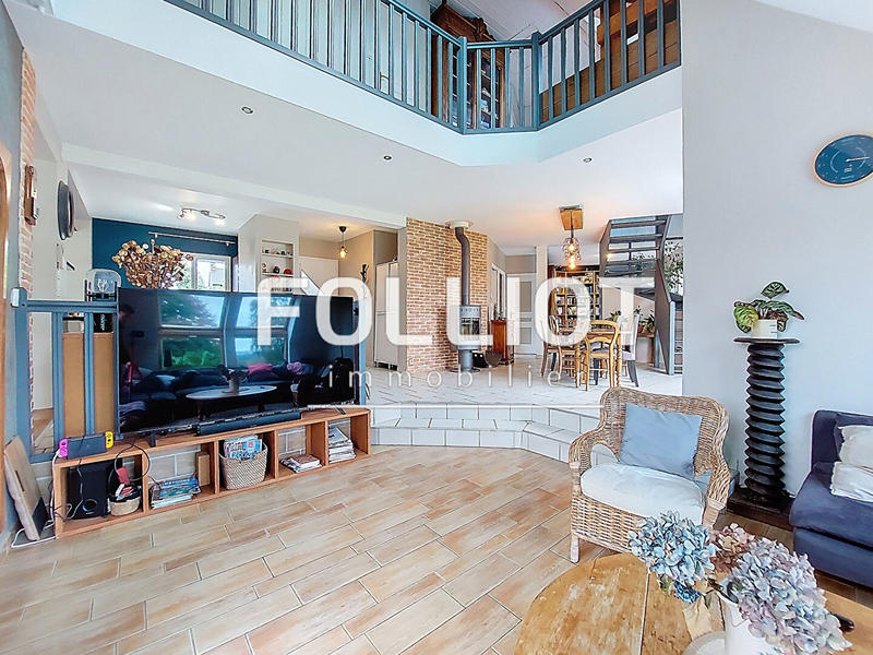 Maison - 201 m² - 7 pièces