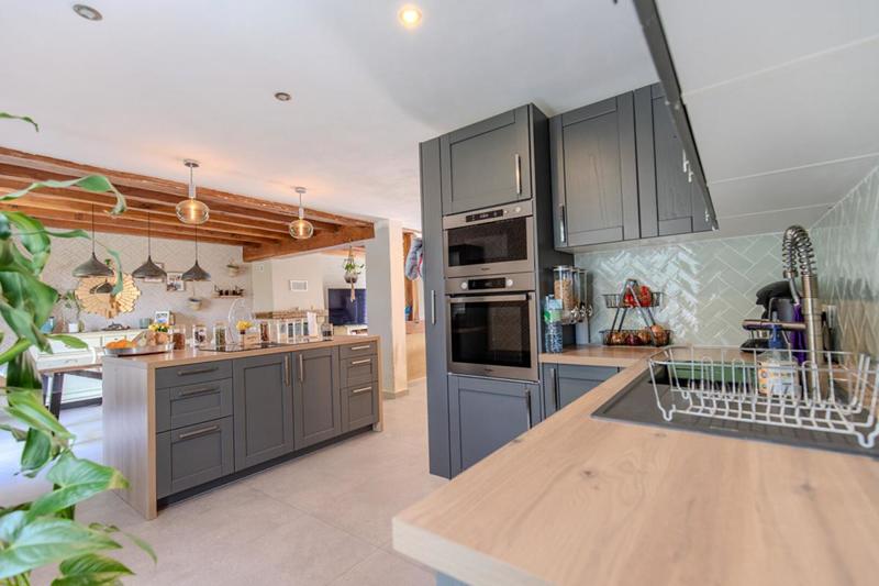 Maison - 115 m² - 6 pièces