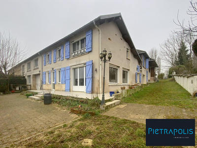 Maison - 250 m² - 7 pièces