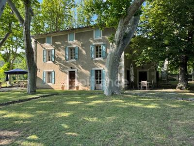 Maison de maîtres - 350 m² - 11 pièces