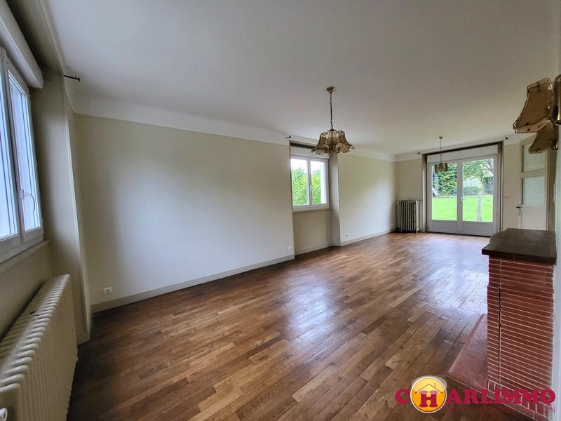 Maison traditionnelle - 138 m² - 6 pièces