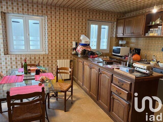 Maison - 230 m² - 8 pièces