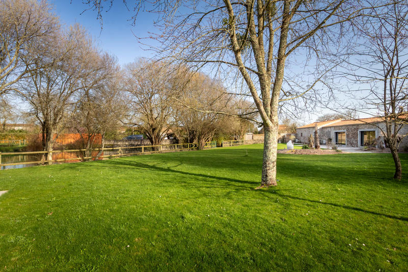 Maison - 478 m² - 10 pièces