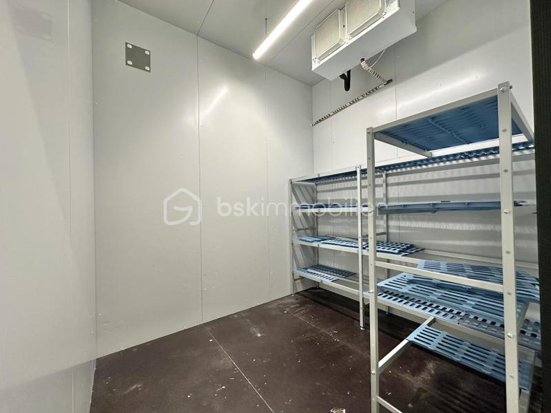 Local commercial - 272 m² - 12 pièces