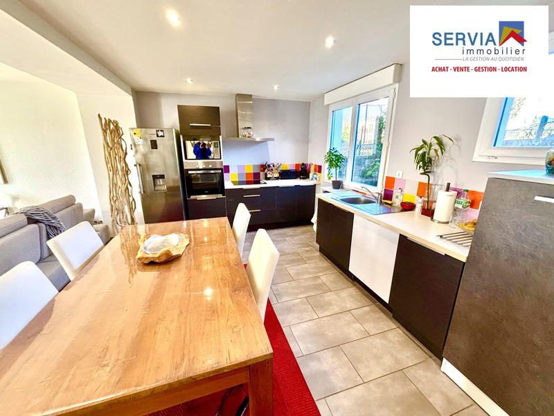 Maison traditionnelle - 104 m² - 5 pièces