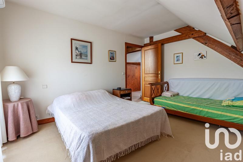 Maison - 230 m² - 7 pièces