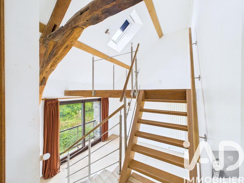 Maison - 230 m² - 8 pièces