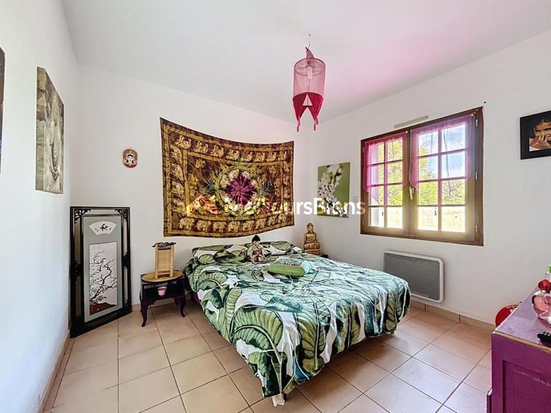 Maison - 230 m² - 10 pièces