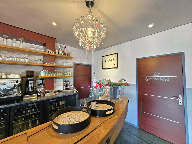 Fonds de commerce - Magasins - 180 m²