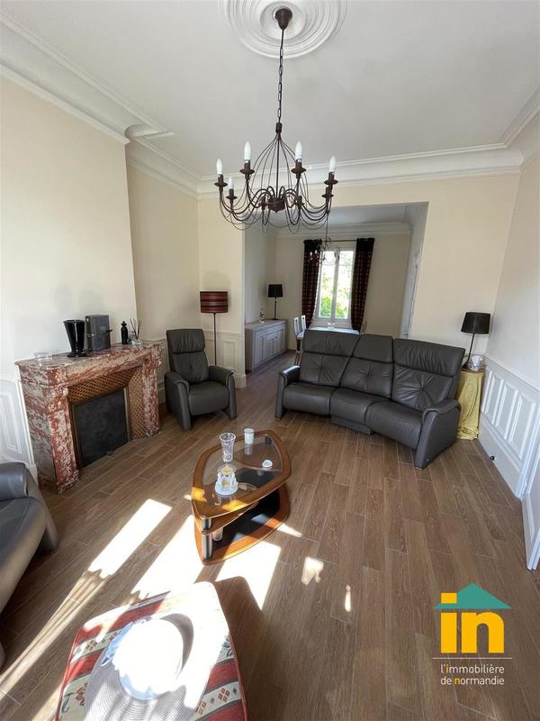 Maison de ville - 160 m² - 6 pièces