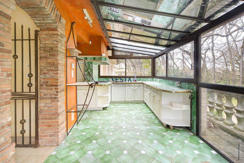 Maison - 318 m² - 12 pièces