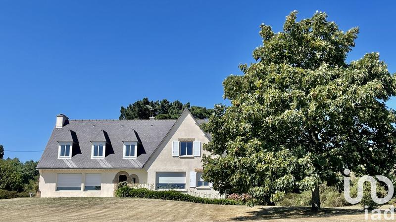 Maison - 246 m² - 8 pièces