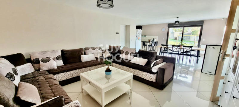 Maison - 200 m² - 6 pièces