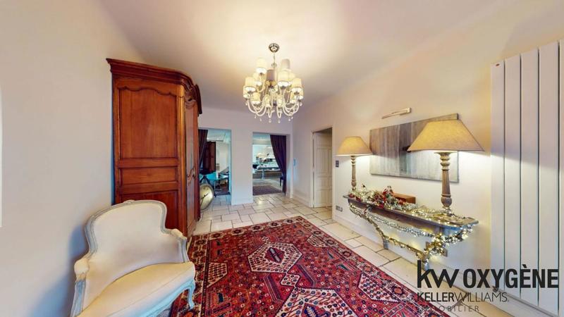 Propriété - 980 m²